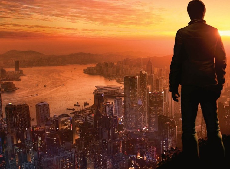 Человек на фоне города