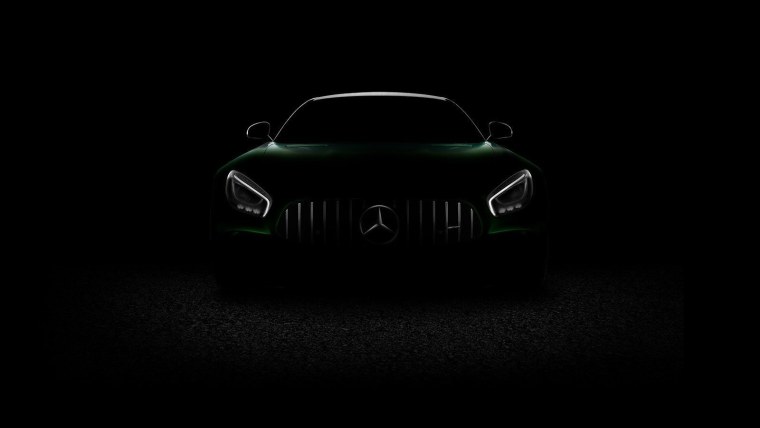 Мерседес gt63 AMG на черном фоне