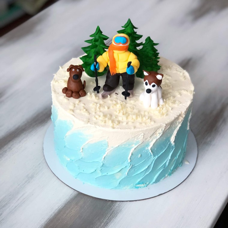 Лыжи из мастики на торт