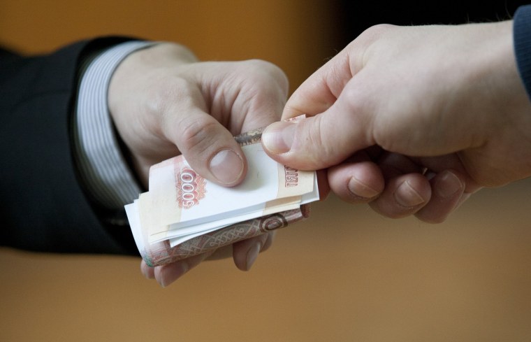 Посредник взятки