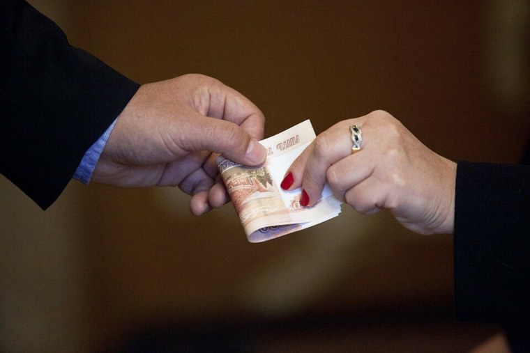 Деньги взятка