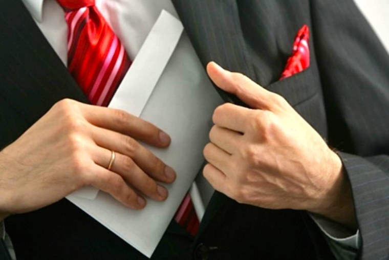 Взятка должностному лицу