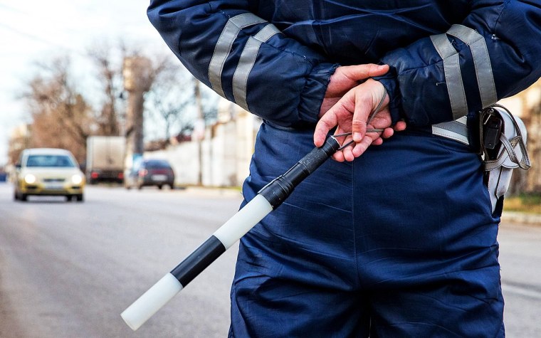 Милиционер с жезлом