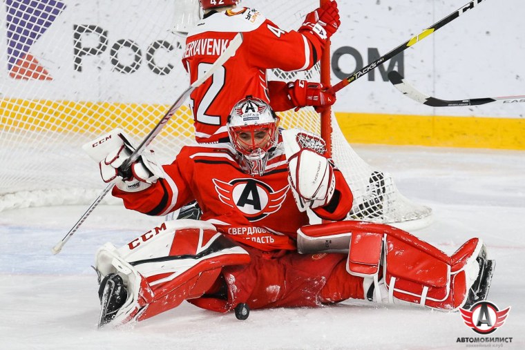 Степан Хрипунов хоккеист Автомобилист