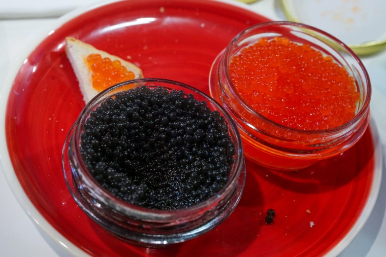 Красная и черная икра