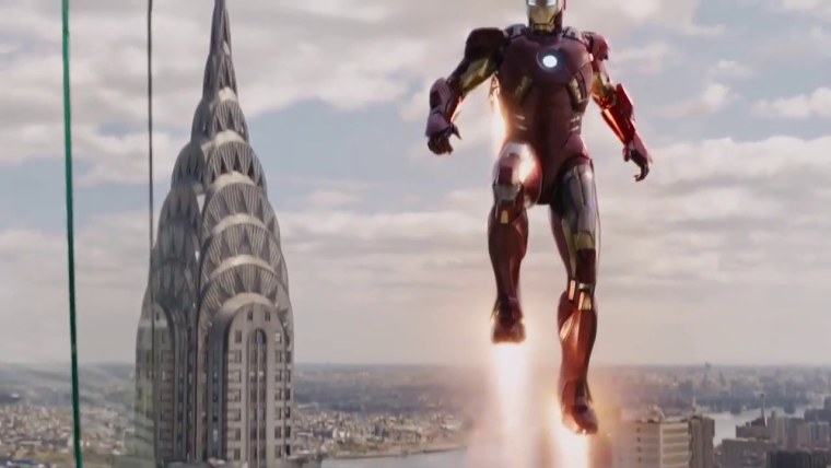 Железный человек на фоне взрыва