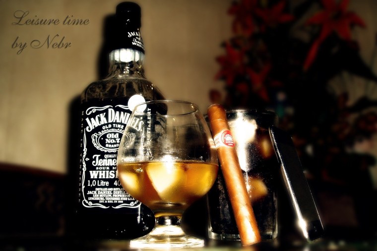 С днём рождения мужчине виски и сигара