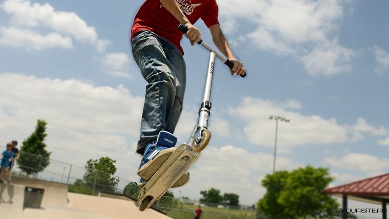 Трюки на трюковом самокате