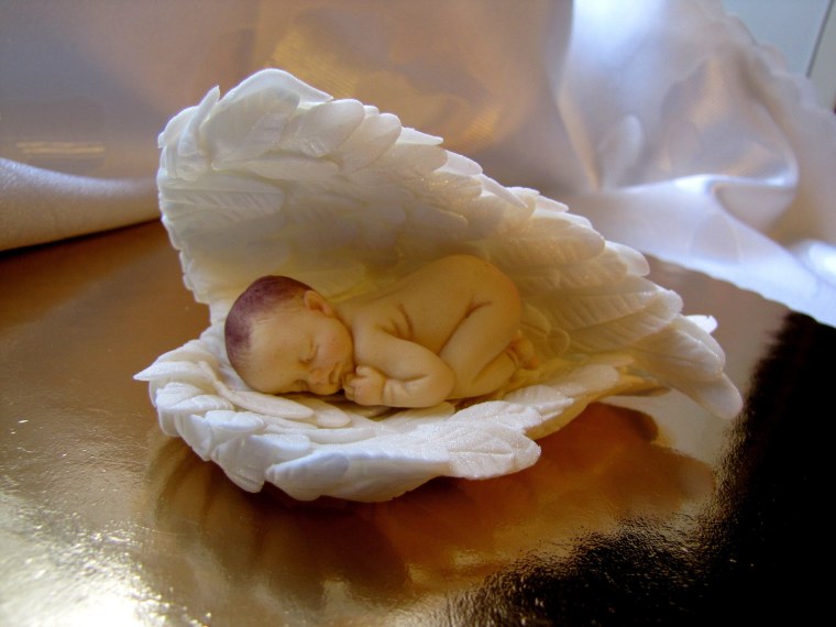 Торт с младенцем и ангелом