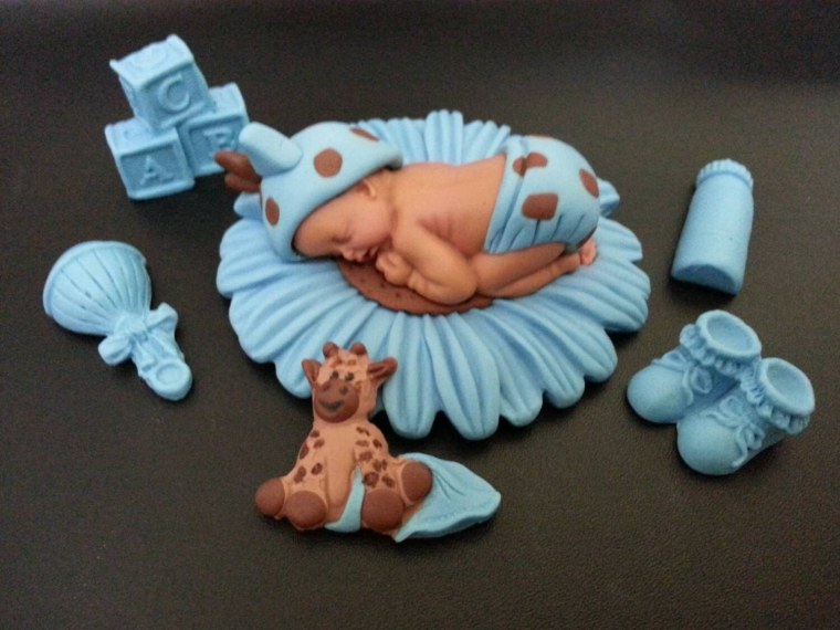 Фигурка младенца на торт