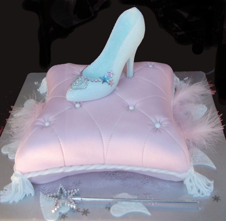 Торт туфелька на подушке