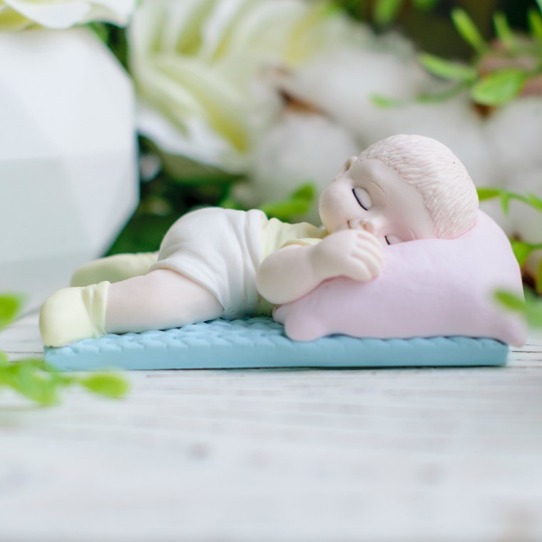 Младенец из холодного фарфора