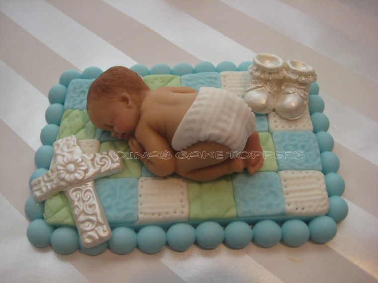 Младенец в одеяле торт