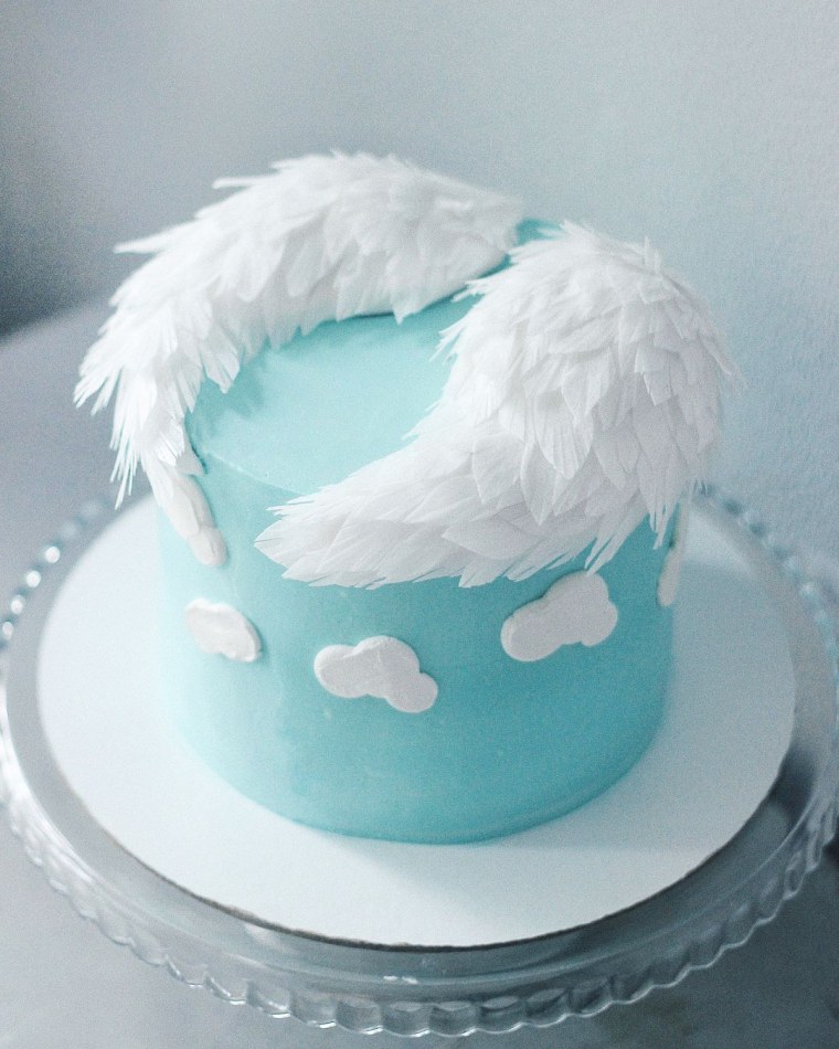 Торт с ангельскими крыльями