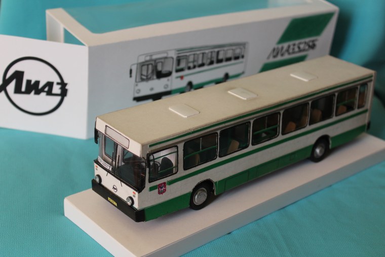 Автобус лего ЛИАЗ 5256