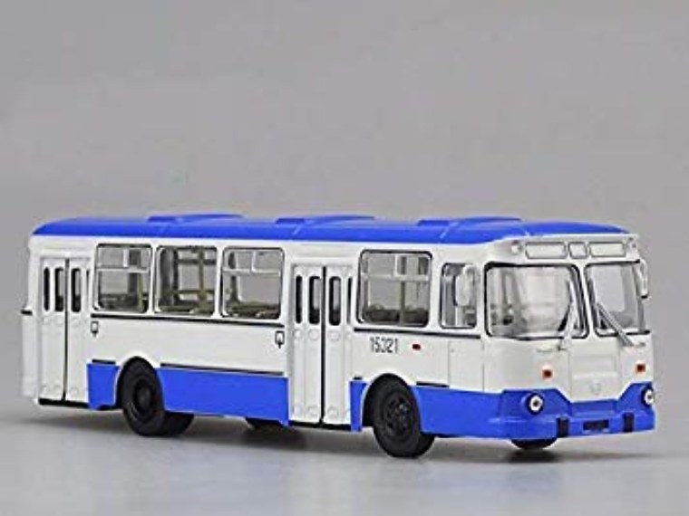 ЛИАЗ 677 В масштабе 1 24