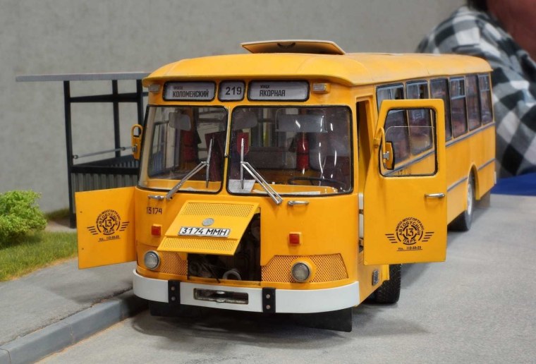 ЛИАЗ 677 модель