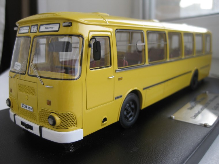 ЛИАЗ 677 модель