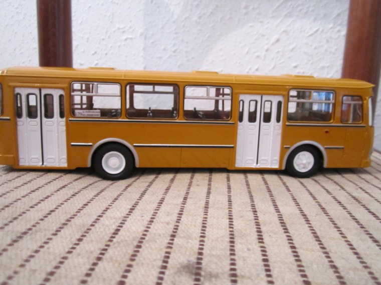 ЛИАЗ 677 моделька автопарк