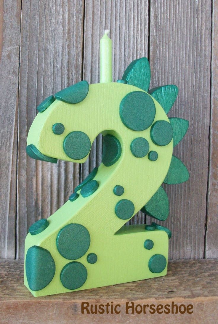 Цифра 4 в стиле динозавров