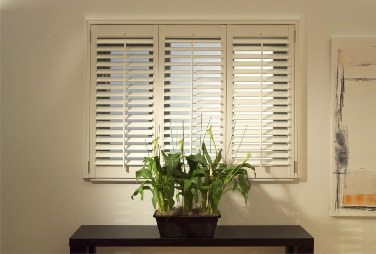 Жалюзи на оконную раму