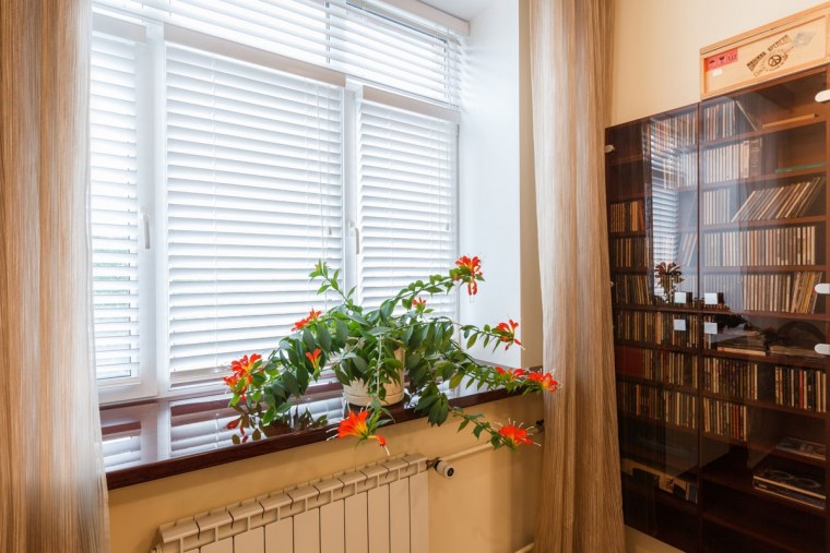 Подоконник Кристаллит в интерьере