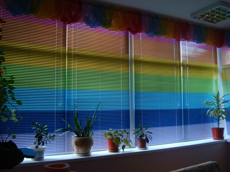 Цветные горизонтальные жалюзи