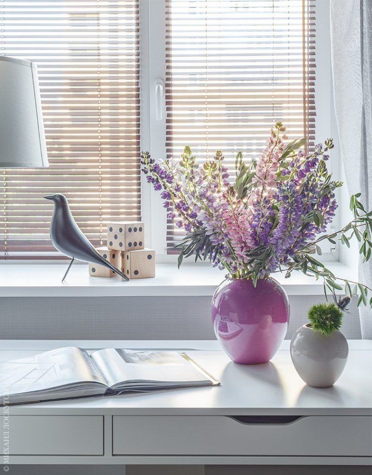 Декор на подоконнике в комнате