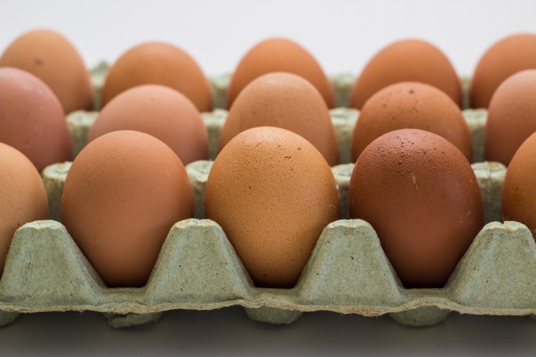 Куриные яйца в грохотке