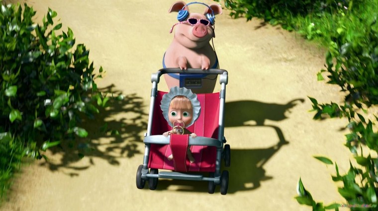 Маша и медведь Маша в коляске