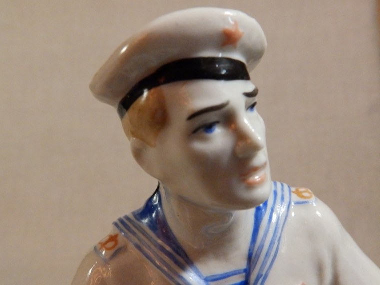 Фарфоровые статуэтки моряков