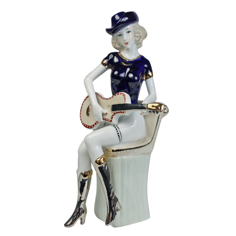 Статуэтка музыкант