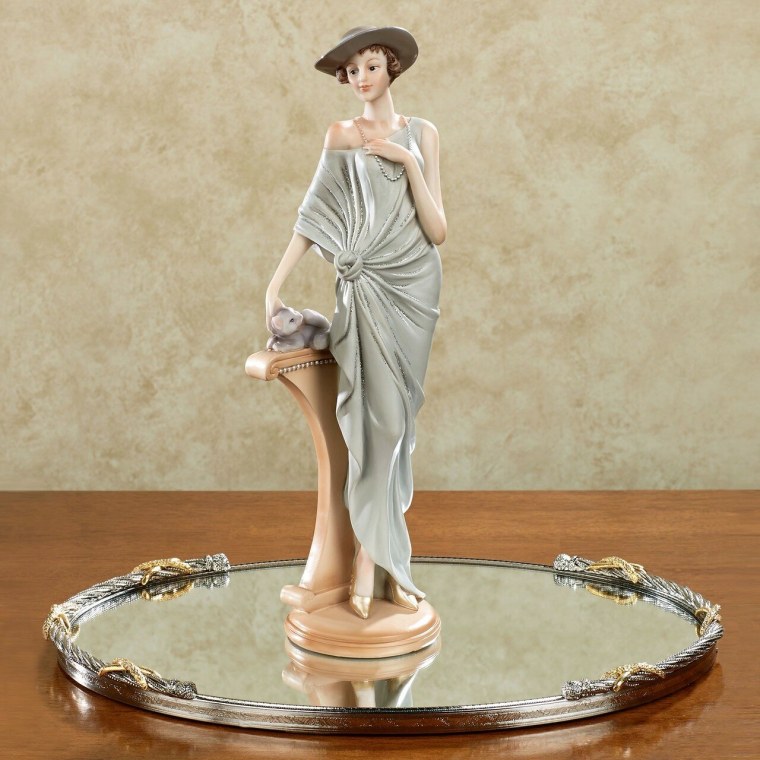 Статуэтка дама