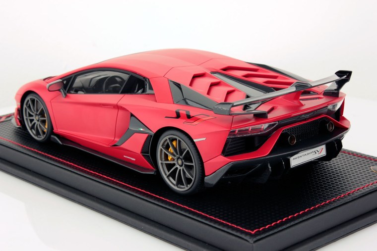 Lamborghini Aventador SVJ 1/18