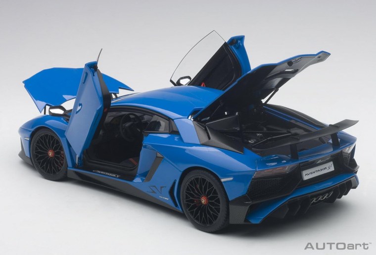 Lamborghini Aventador AUTOART 1 18