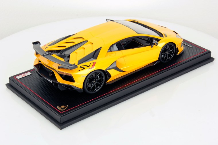 Lamborghini Aventador SVJ 1/18