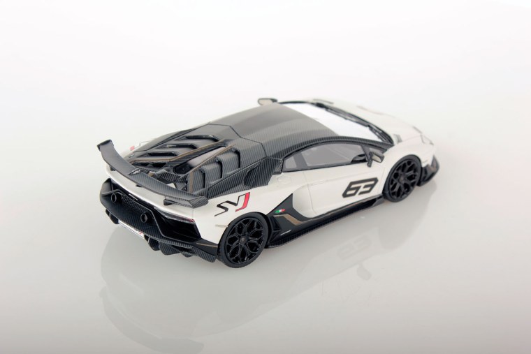 Lamborghini Aventador SVJ 1/43