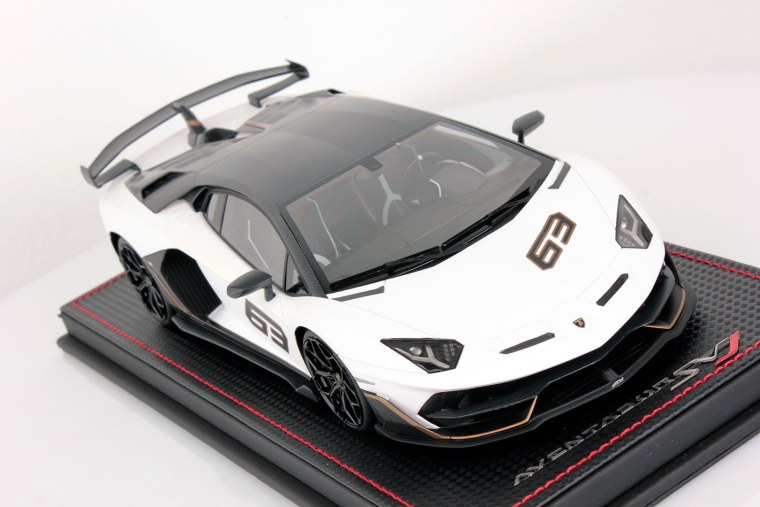 Lamborghini Aventador SVJ игрушка