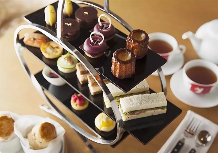 Поднос со сладостями