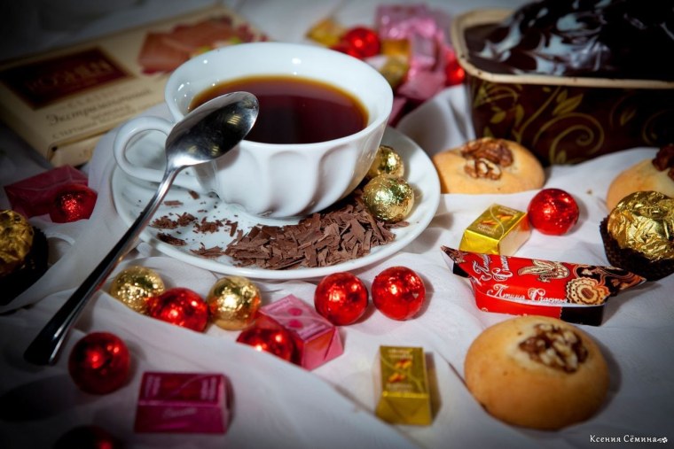 Чай с конфетами
