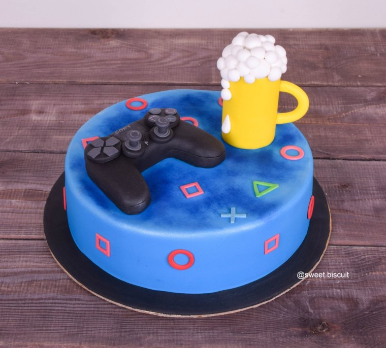 Торт с джойстиком