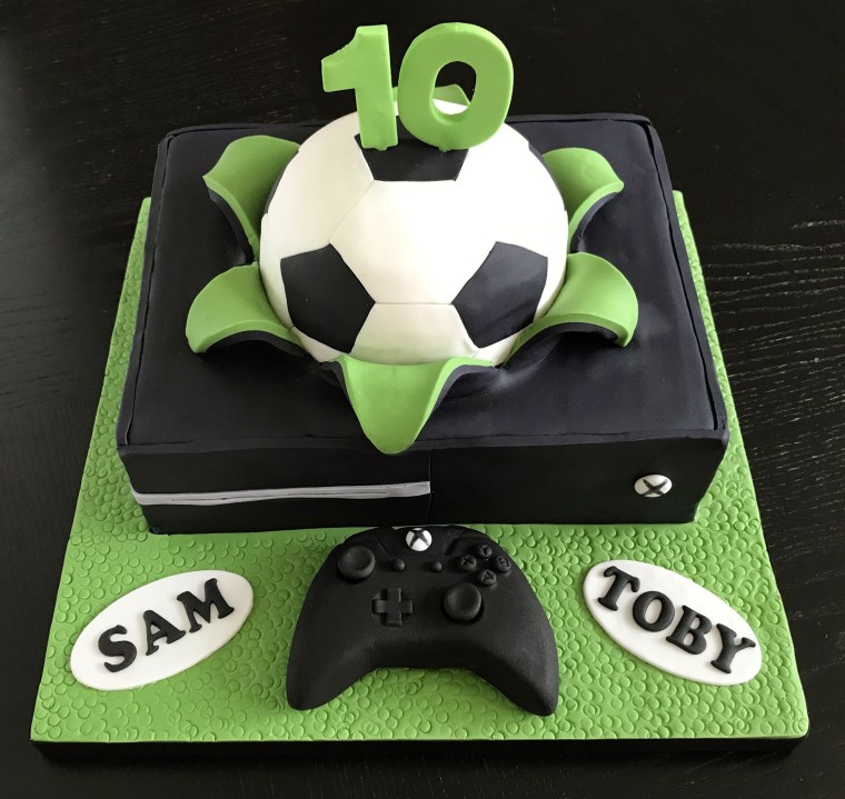 Торт с джойстиком