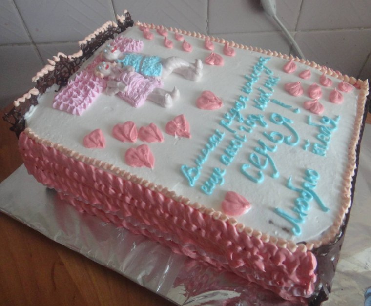 Торт кровать из крема