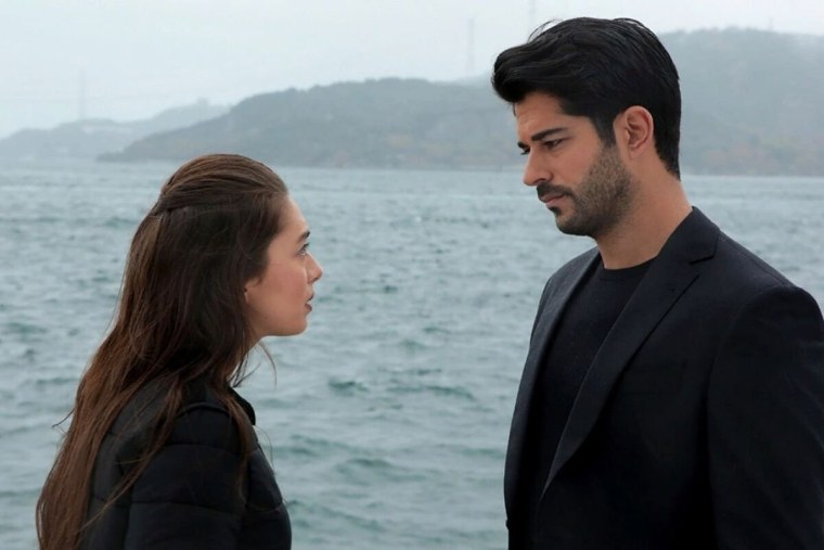 Бурак Озчивит Кемаль и Нихан