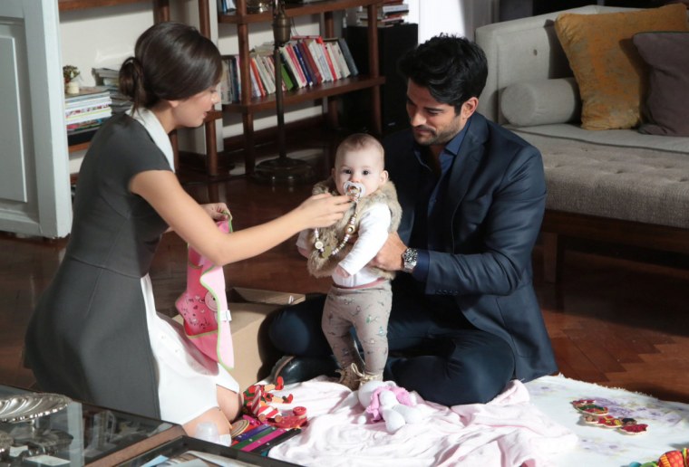 Кара Севда Кемаль и Дениз