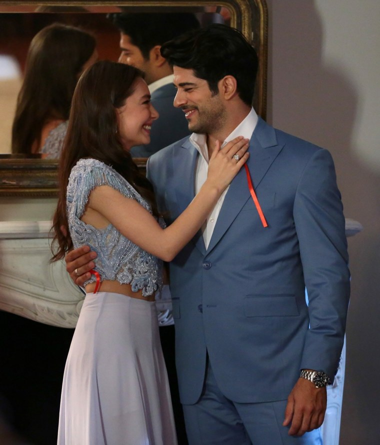 Кара Севда турецкий сериал