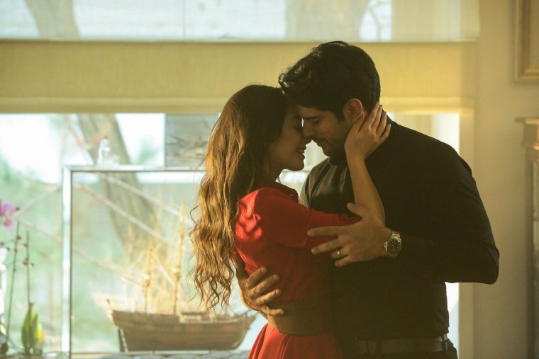 Нихан и Кемаль черная любовь