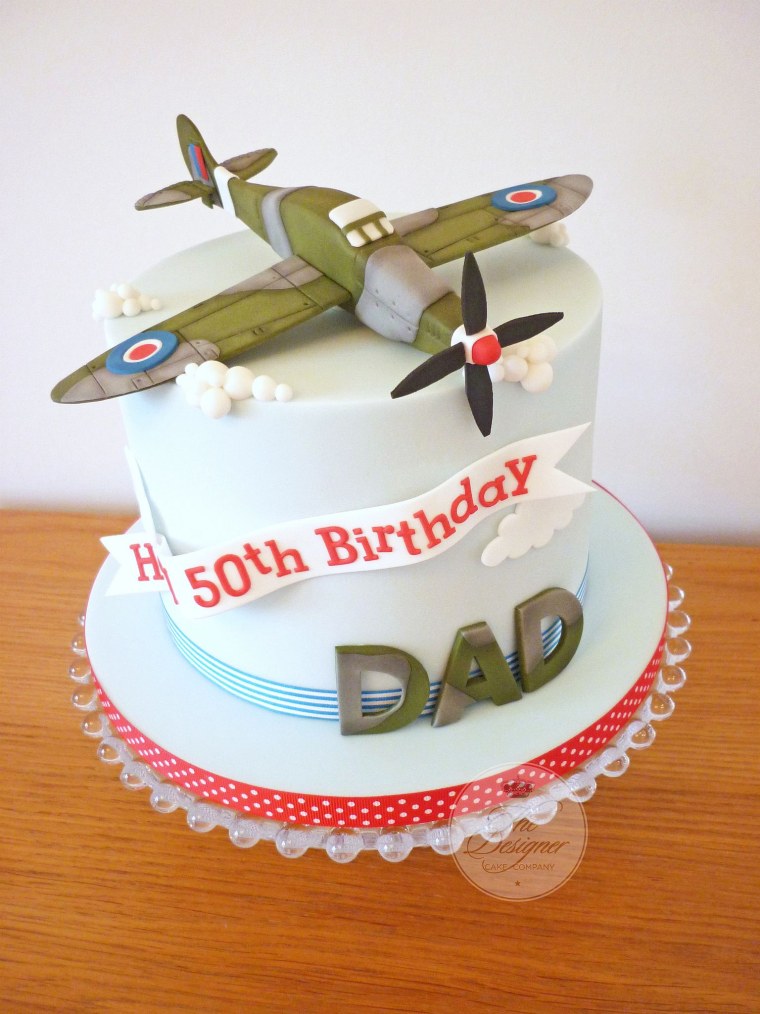 Торт с военным самолетом