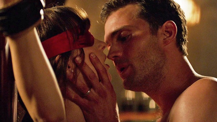 Анастейша стил и Кристиан грей в красной комнате