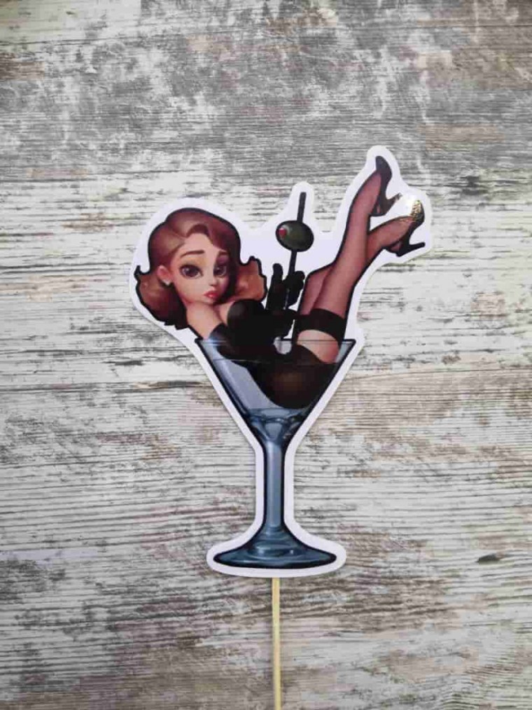 Дама с бокалом